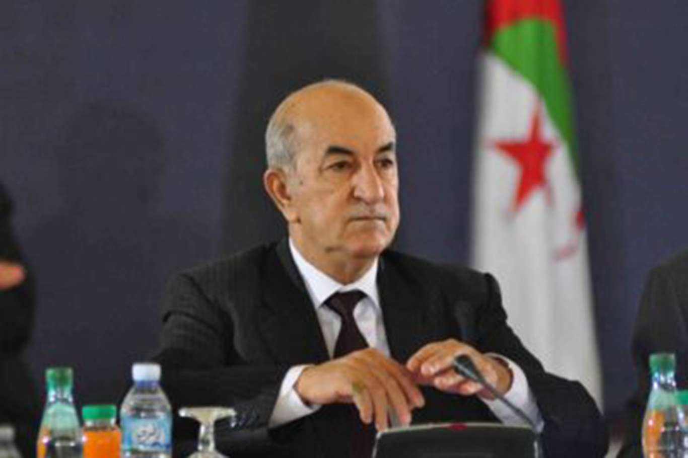 Cezayir Cumhurbaşkanı Tebbun Covid-19 şüphesiyle kendini karantinaya aldı
